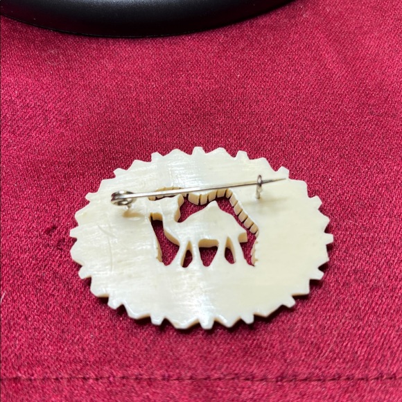 1950 Vintage Ivory Pin - Picture 5 of 6